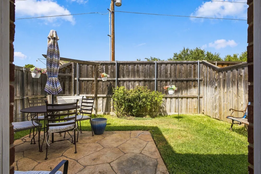 6239 Cupertino Trail Dallas, TX 75252