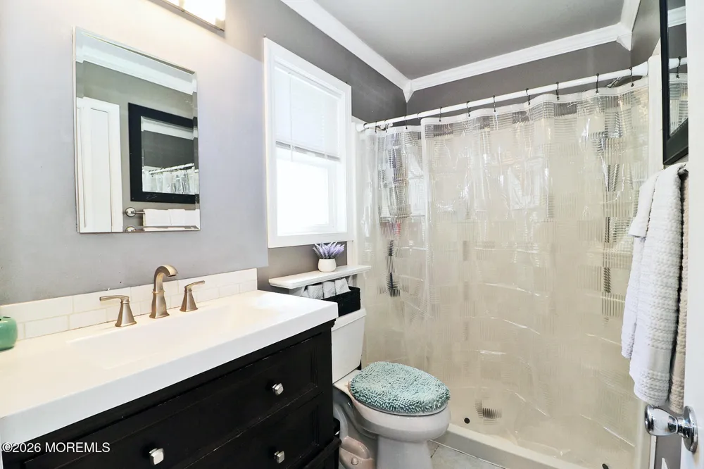 8 Keelson Drive Waretown, NJ 08758