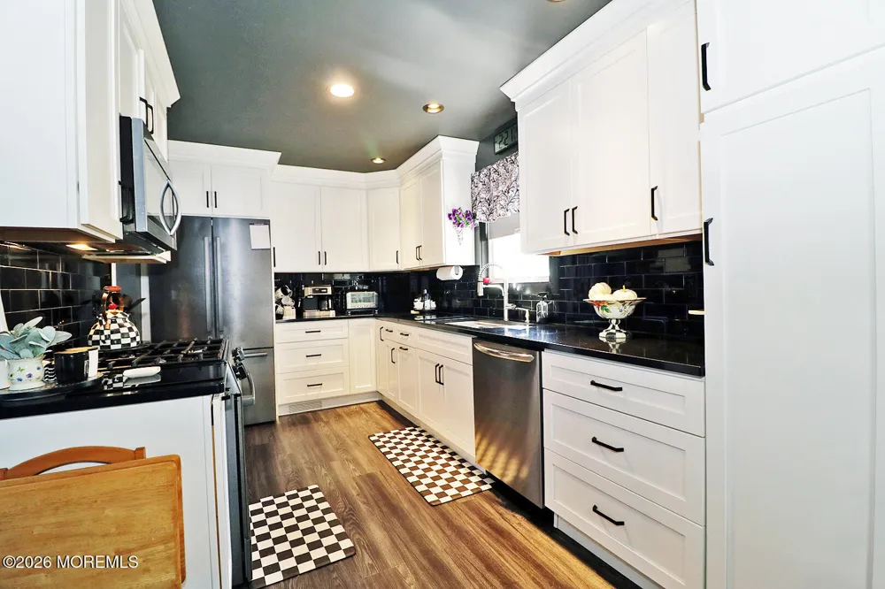 8 Keelson Drive Waretown, NJ 08758