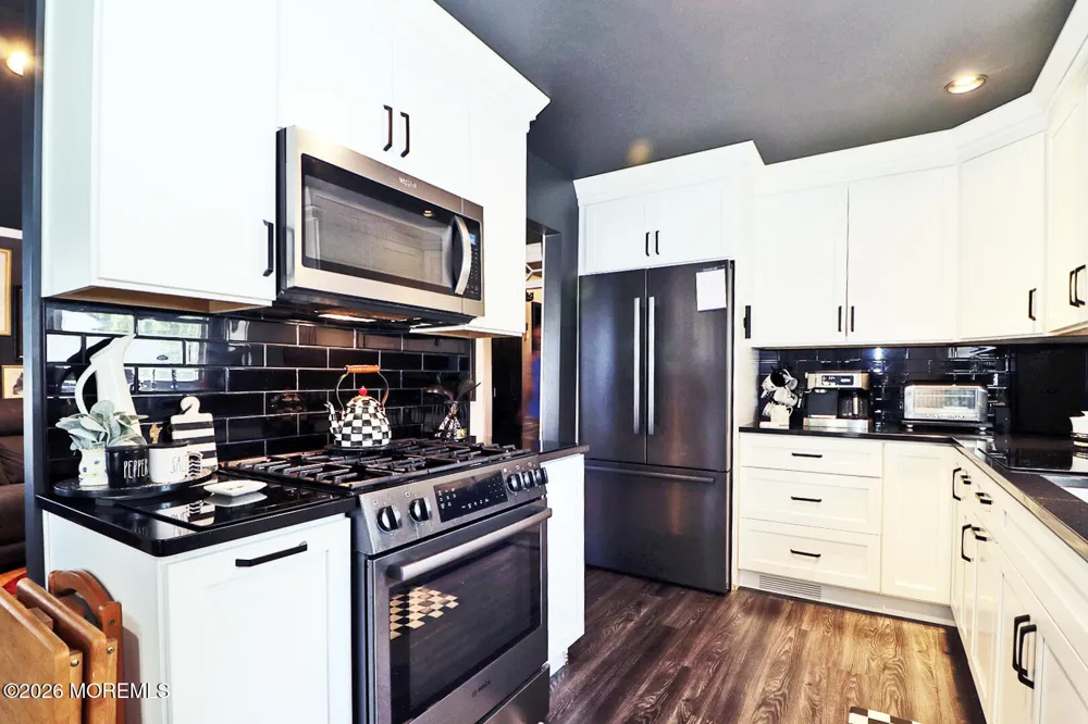 8 Keelson Drive Waretown, NJ 08758