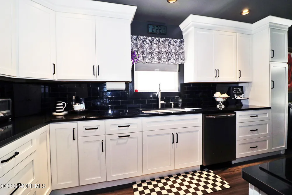8 Keelson Drive Waretown, NJ 08758