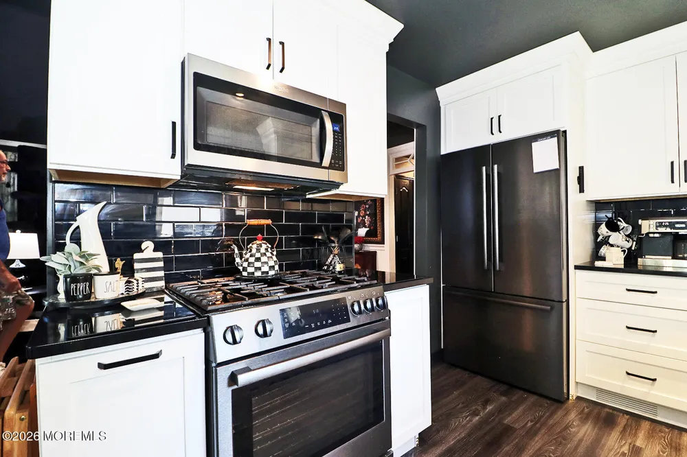 8 Keelson Drive Waretown, NJ 08758