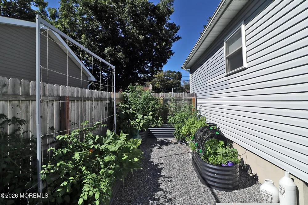 8 Keelson Drive Waretown, NJ 08758
