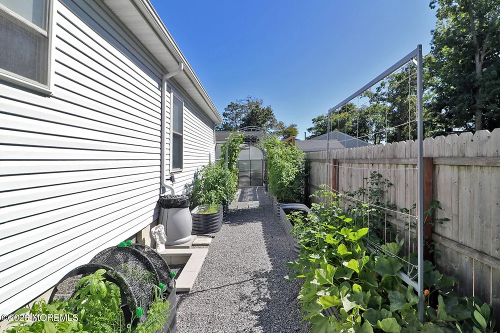 8 Keelson Drive Waretown, NJ 08758