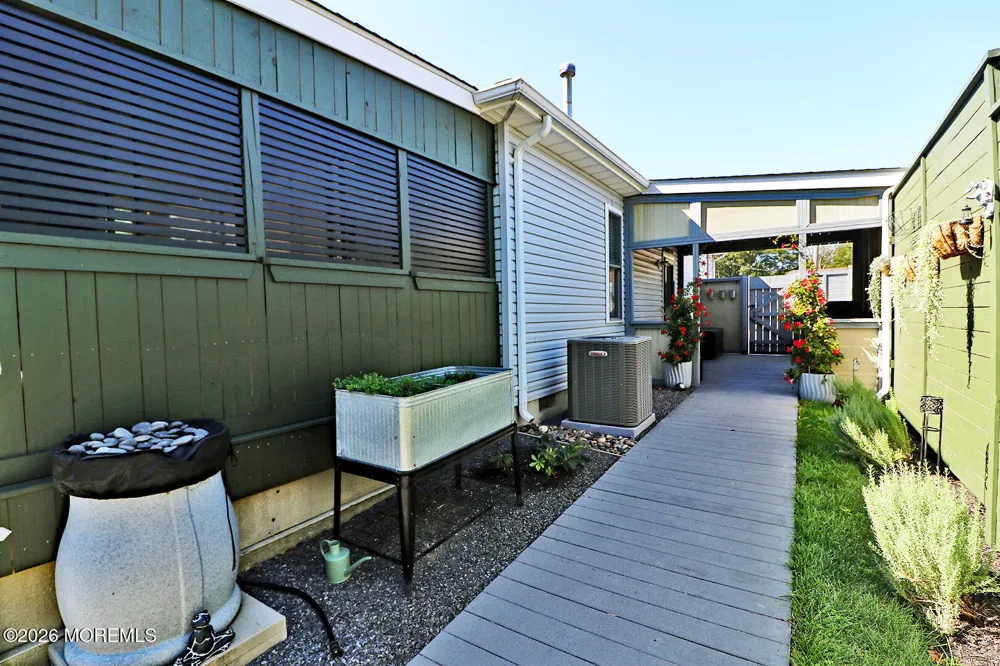 8 Keelson Drive Waretown, NJ 08758