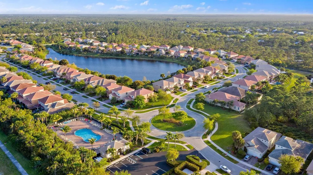 6088 SE CROOKED OAK AVENUE Hobe Sound, FL 33455