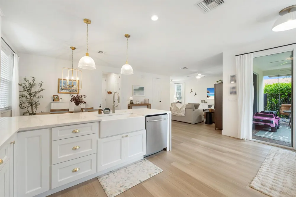 6088 SE CROOKED OAK AVENUE Hobe Sound, FL 33455