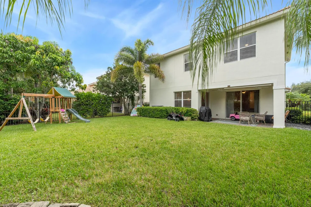 6088 SE CROOKED OAK AVENUE Hobe Sound, FL 33455