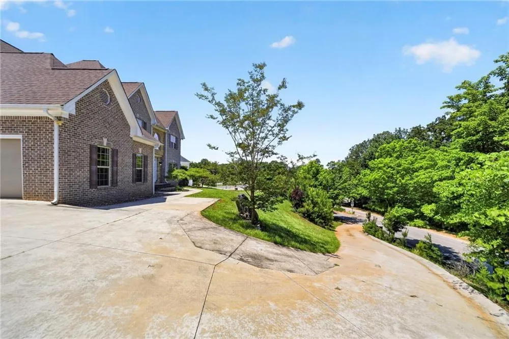 2204 Sidney Drive Gainesville, GA 30506