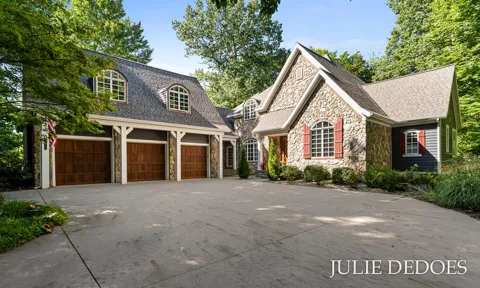 10543 Lakeshore Drive