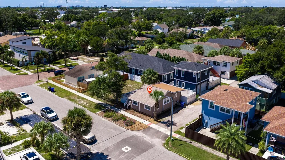 327 25TH STREET S St Petersburg, FL 33712