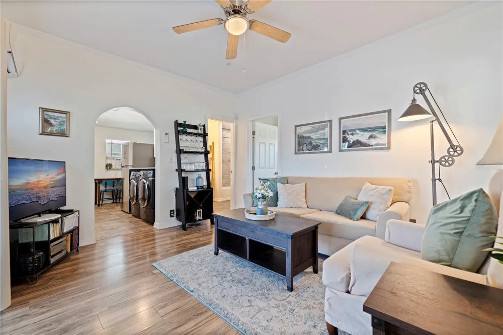 327 25TH STREET S St Petersburg, FL 33712