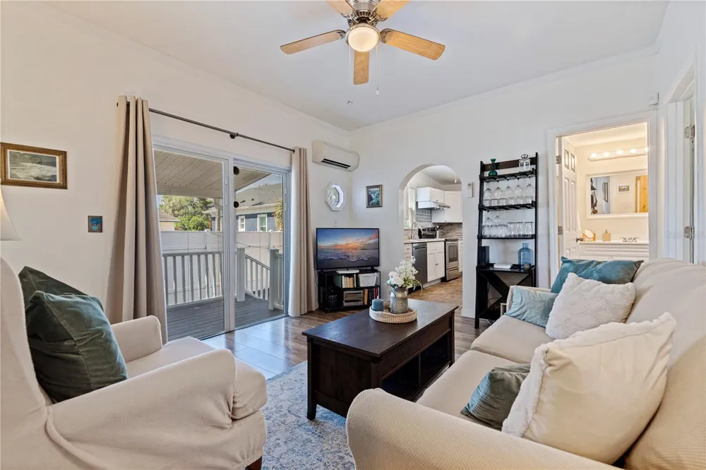 327 25TH STREET S St Petersburg, FL 33712