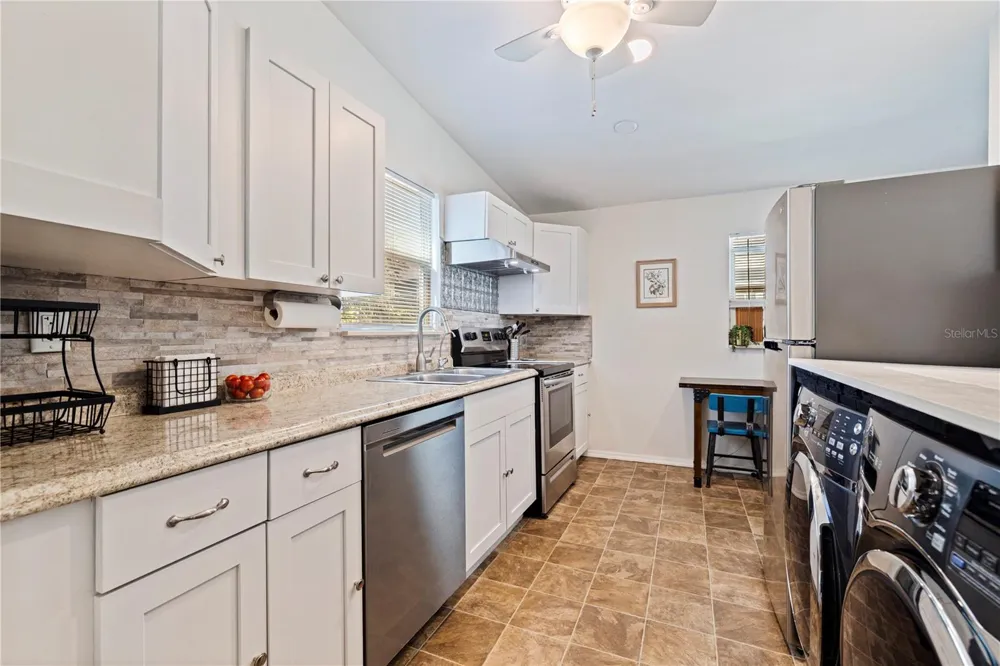 327 25TH STREET S St Petersburg, FL 33712