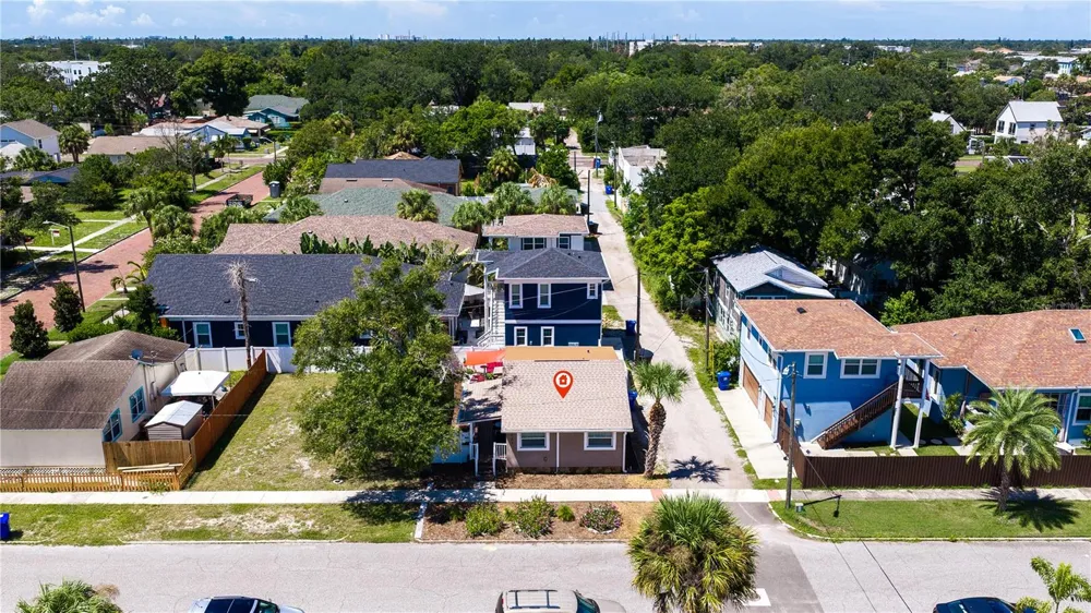 327 25TH STREET S St Petersburg, FL 33712