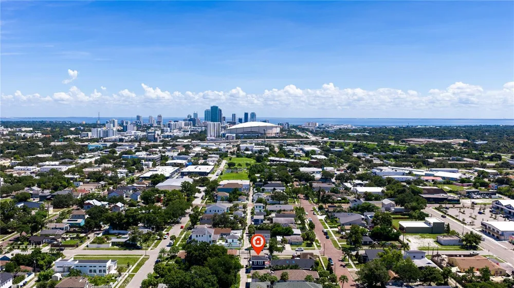 327 25TH STREET S St Petersburg, FL 33712