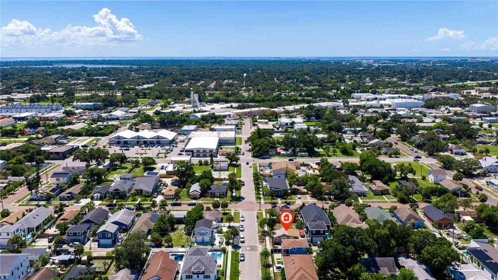 327 25TH STREET S St Petersburg, FL 33712