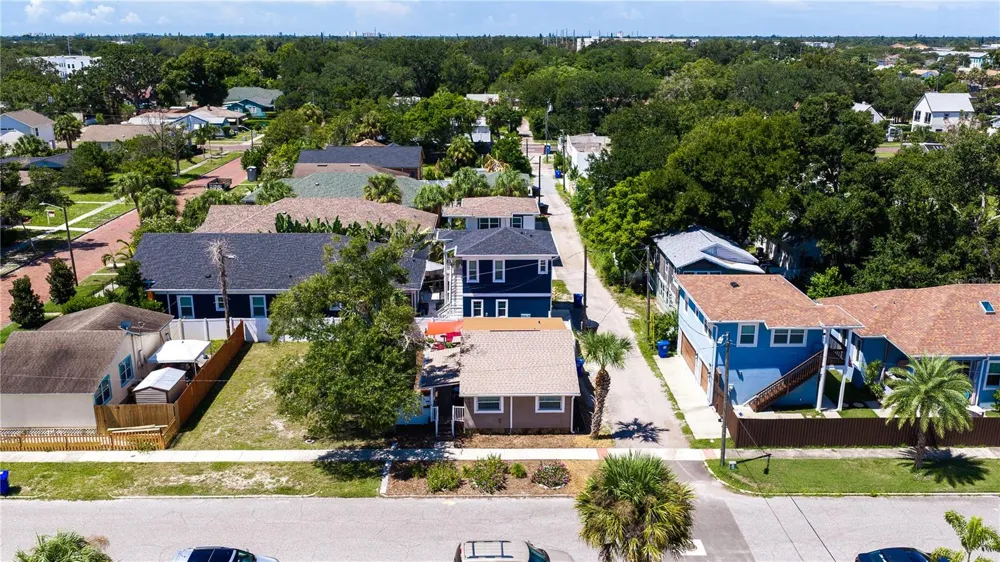 327 25TH STREET S St Petersburg, FL 33712