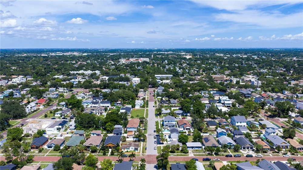 327 25TH STREET S St Petersburg, FL 33712