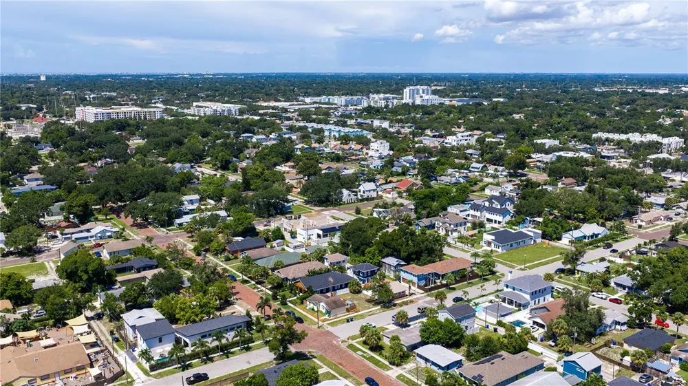 327 25TH STREET S St Petersburg, FL 33712