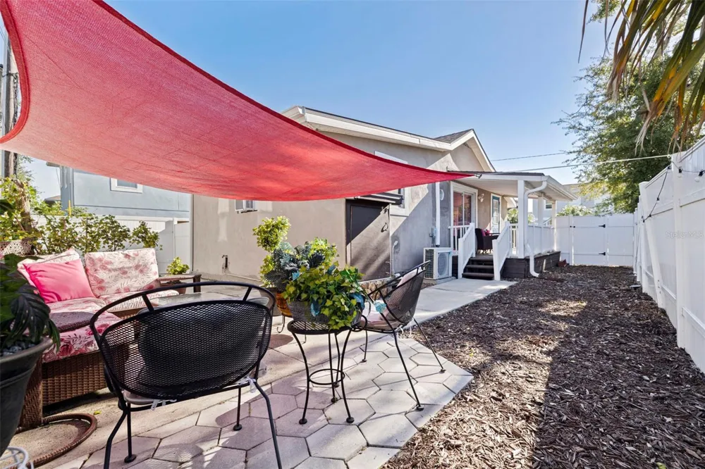 327 25TH STREET S St Petersburg, FL 33712