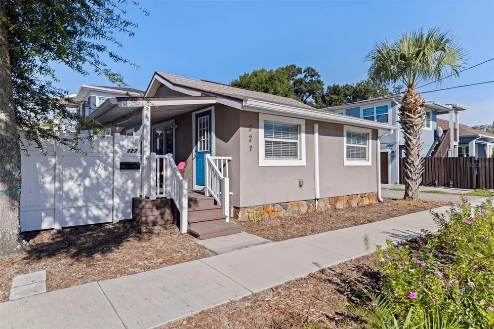 327 25TH STREET S St Petersburg, FL 33712