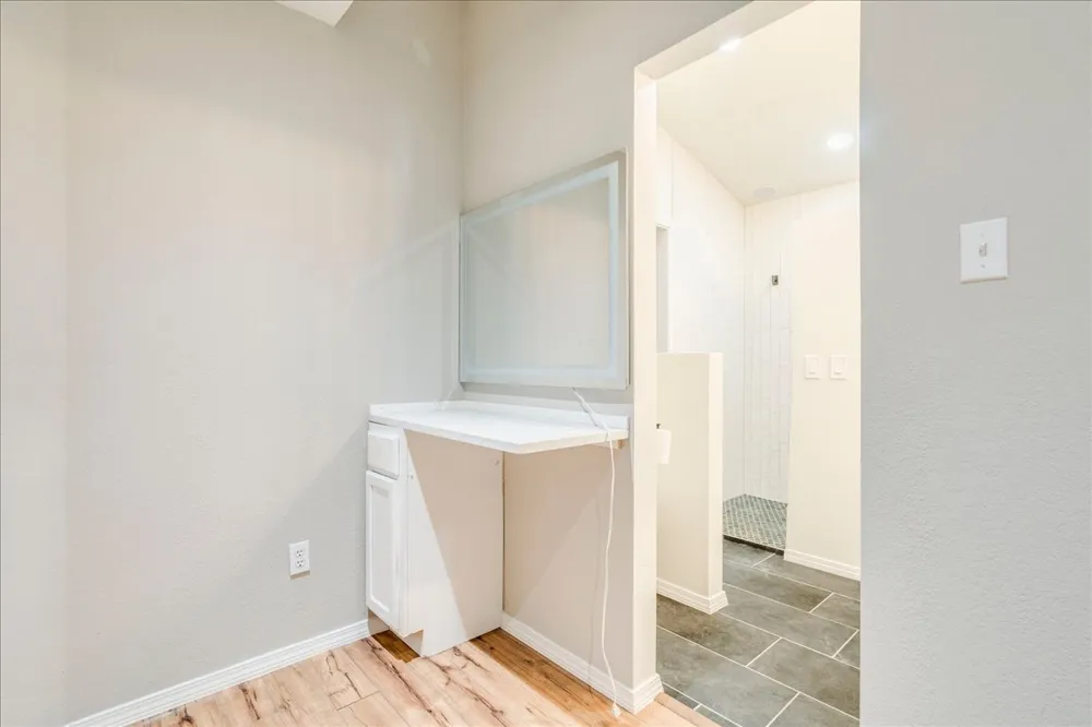 175 Wetzel Kyle, TX 78640