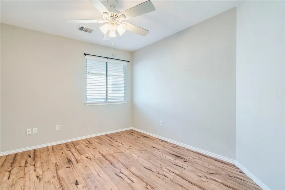 175 Wetzel Kyle, TX 78640