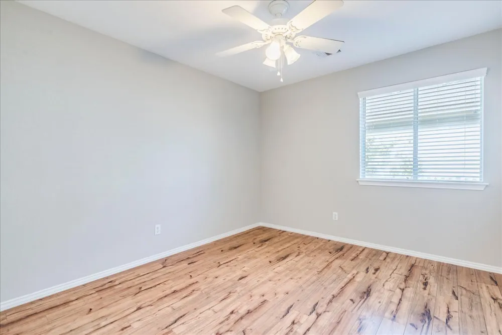 175 Wetzel Kyle, TX 78640