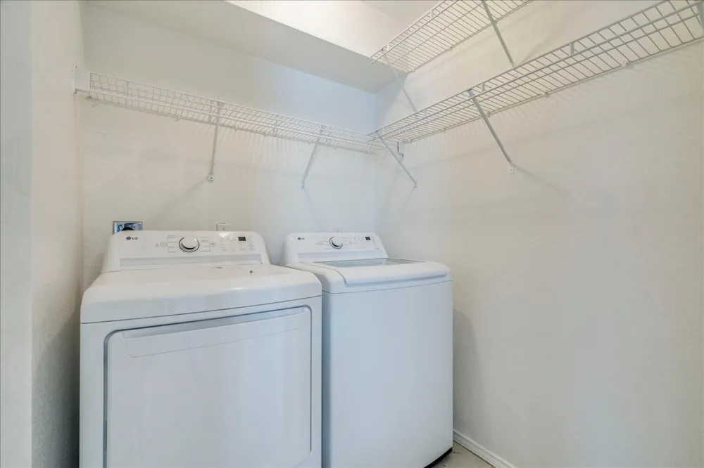 175 Wetzel Kyle, TX 78640