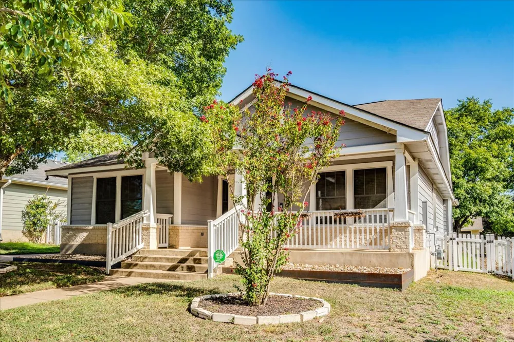 175 Wetzel Kyle, TX 78640