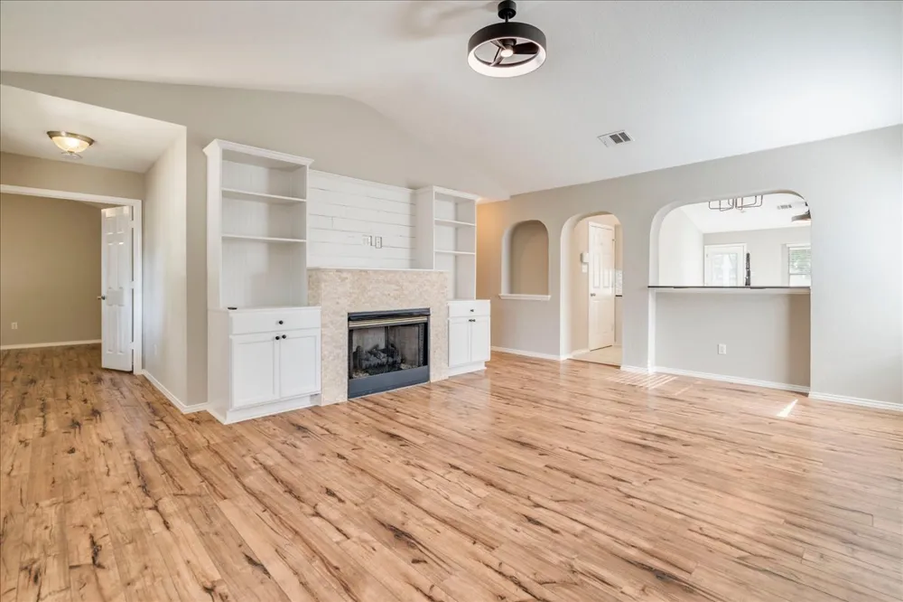 175 Wetzel Kyle, TX 78640