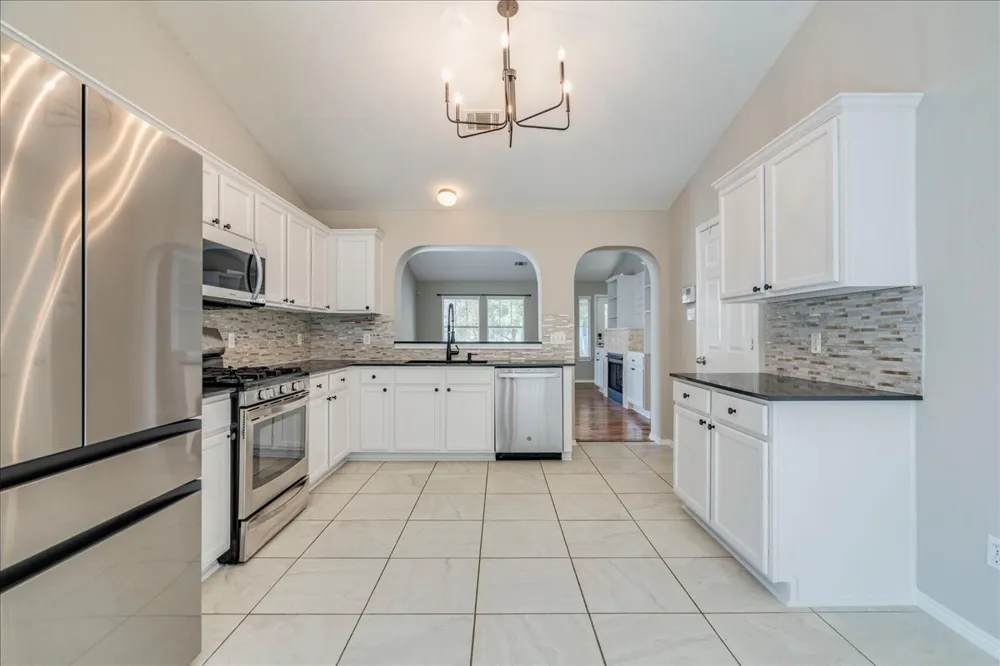 175 Wetzel Kyle, TX 78640