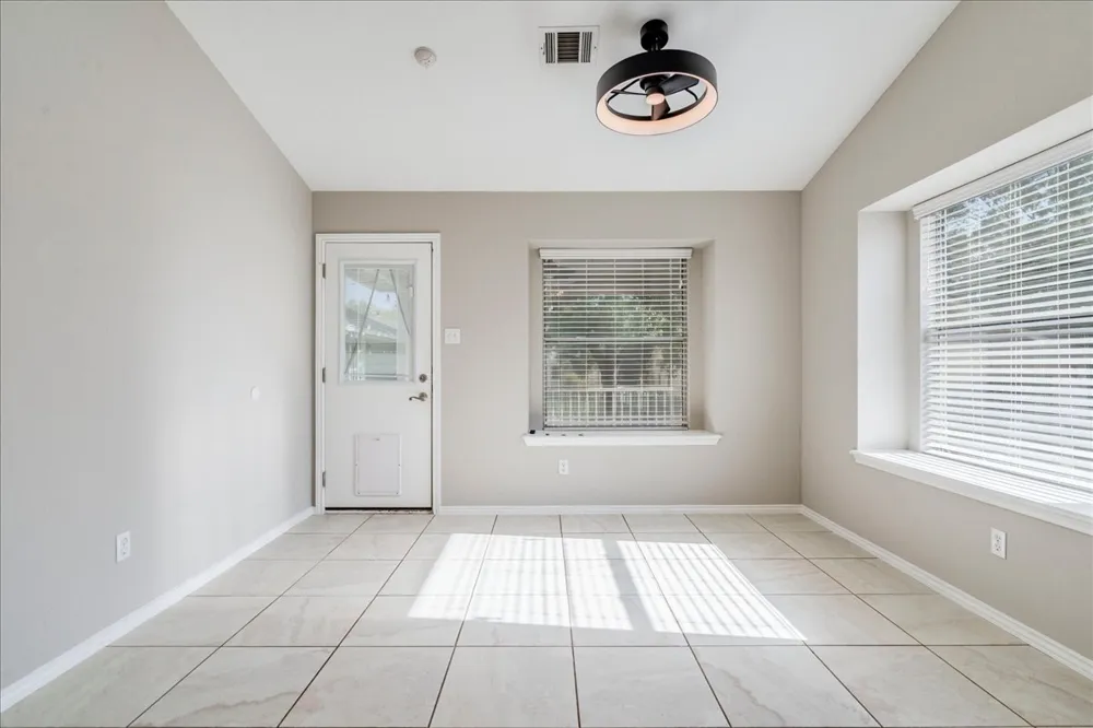 175 Wetzel Kyle, TX 78640