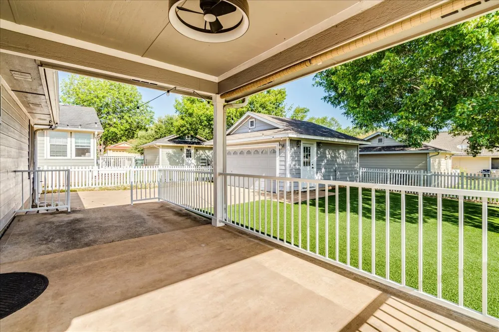 175 Wetzel Kyle, TX 78640