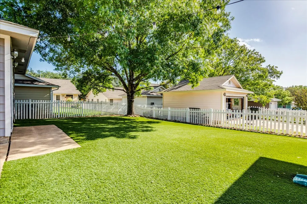 175 Wetzel Kyle, TX 78640