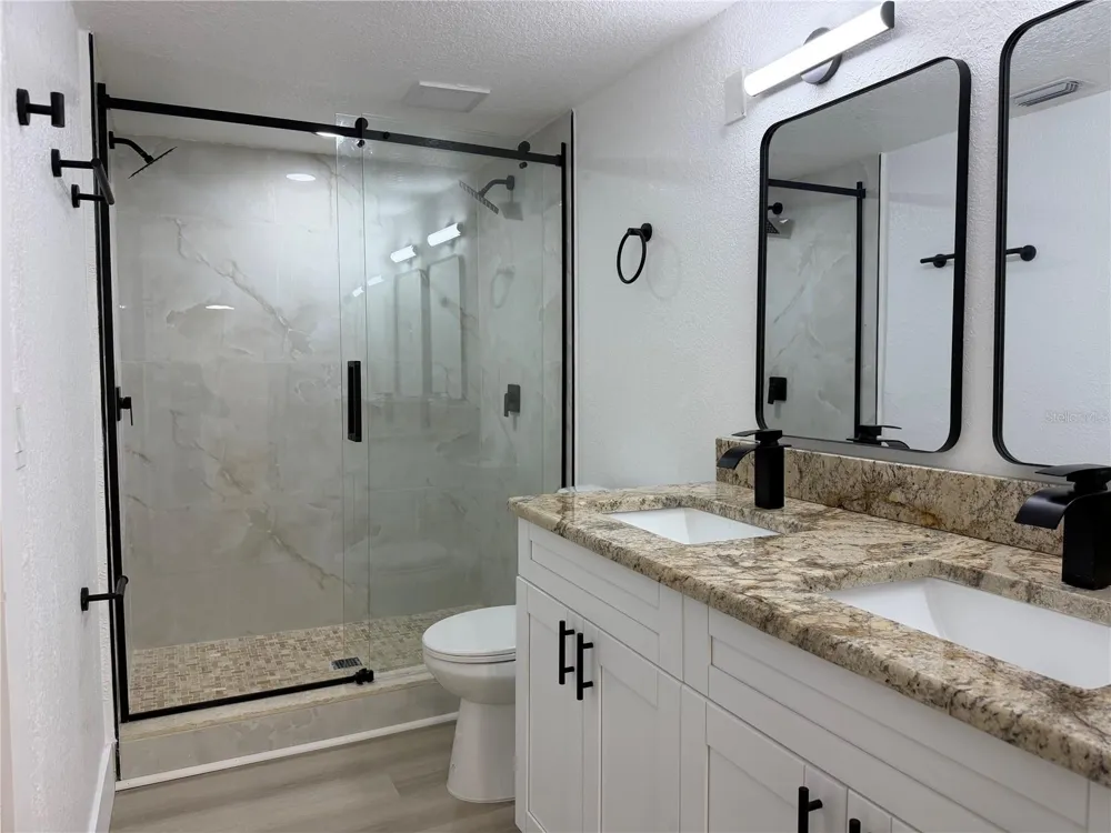 2604 E LAKE AVENUE Tampa, FL 33610