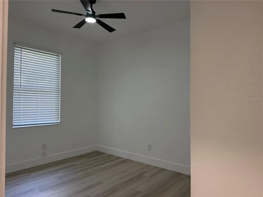 2604 E LAKE AVENUE Tampa, FL 33610