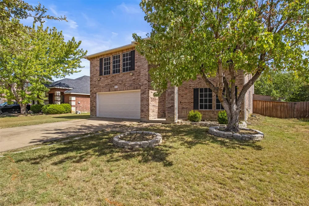 8005 York Beach Place Arlington, TX 76002