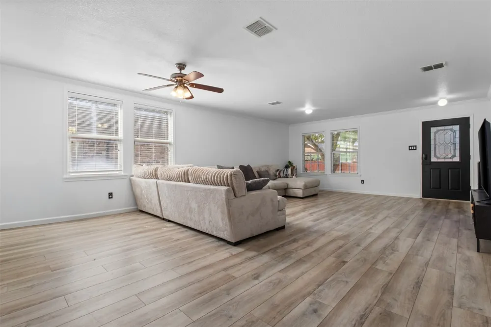 8005 York Beach Place Arlington, TX 76002