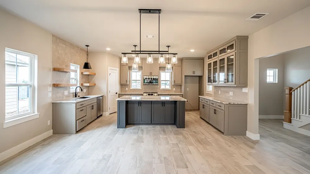 2204 Salina Circle Granbury, TX 76048