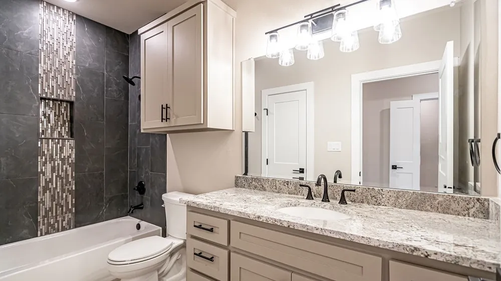 2204 Salina Circle Granbury, TX 76048