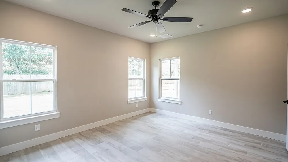 2204 Salina Circle Granbury, TX 76048