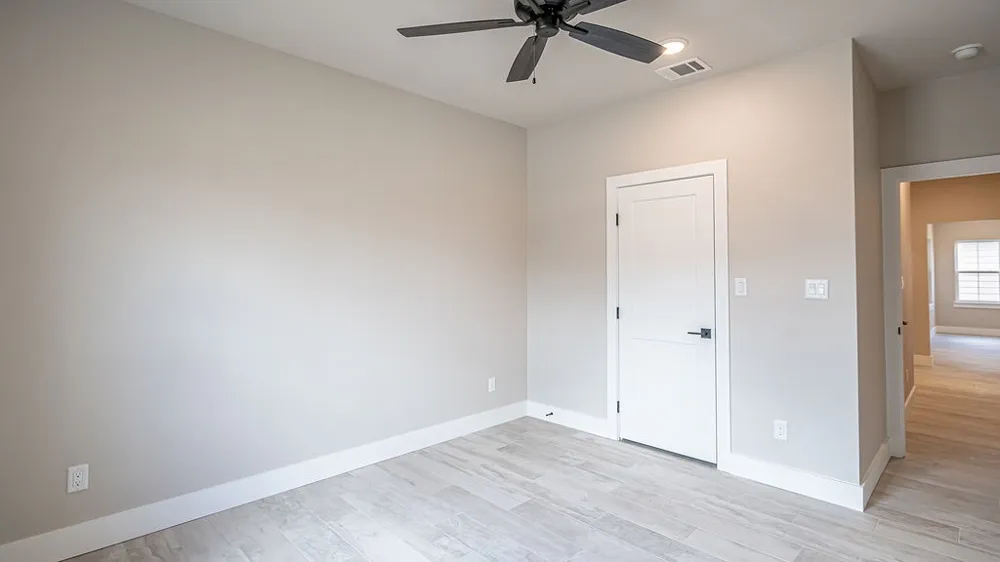 2204 Salina Circle Granbury, TX 76048