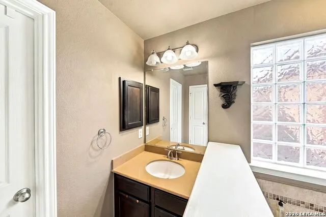 12439 Caprock Crk San Antonio, TX 78254