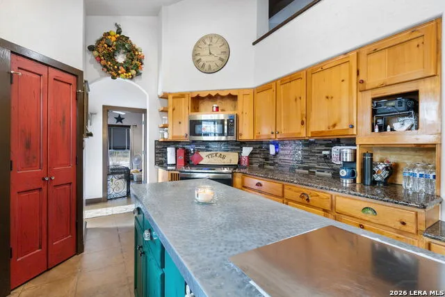 145 ROUGH CREEK RD Mountain Home, TX 78058