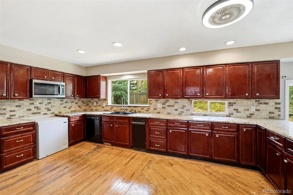 4870 Champagne Drive Colorado Springs, CO 80919
