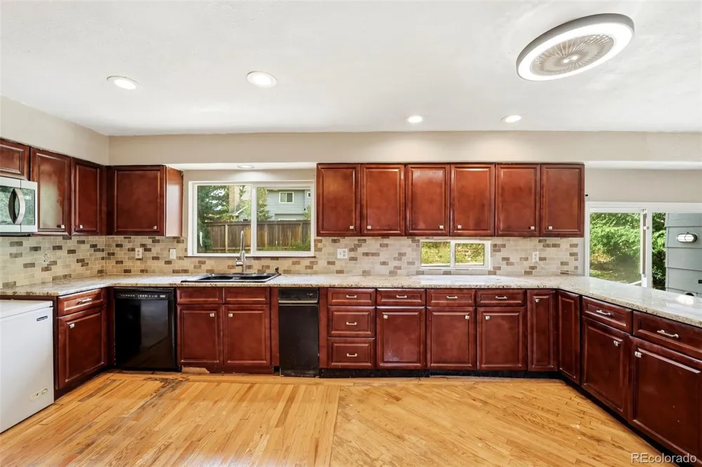 4870 Champagne Drive Colorado Springs, CO 80919