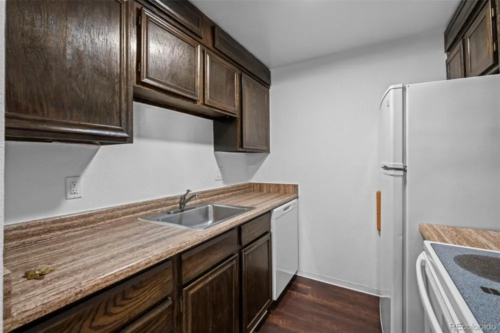 384 S Ironton Street #201 Aurora, CO 80012