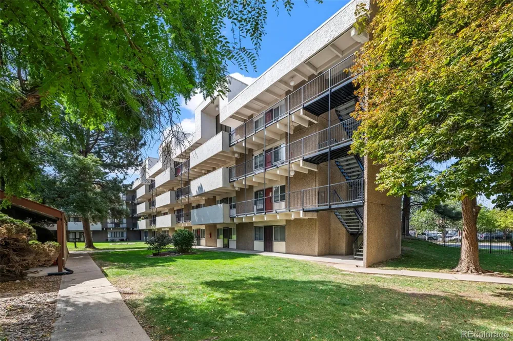 384 S Ironton Street #201 Aurora, CO 80012
